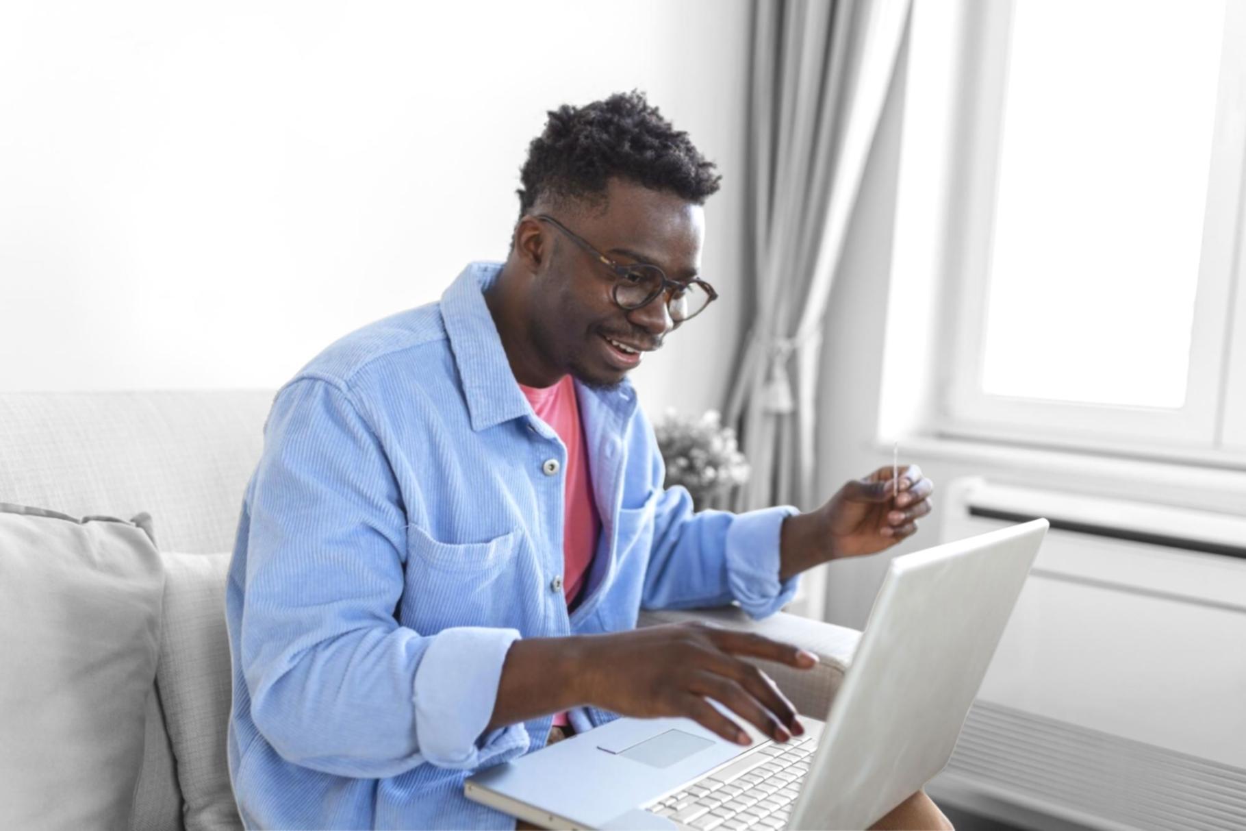 Participanți în timpul unui workshop practic de planificare bugetară